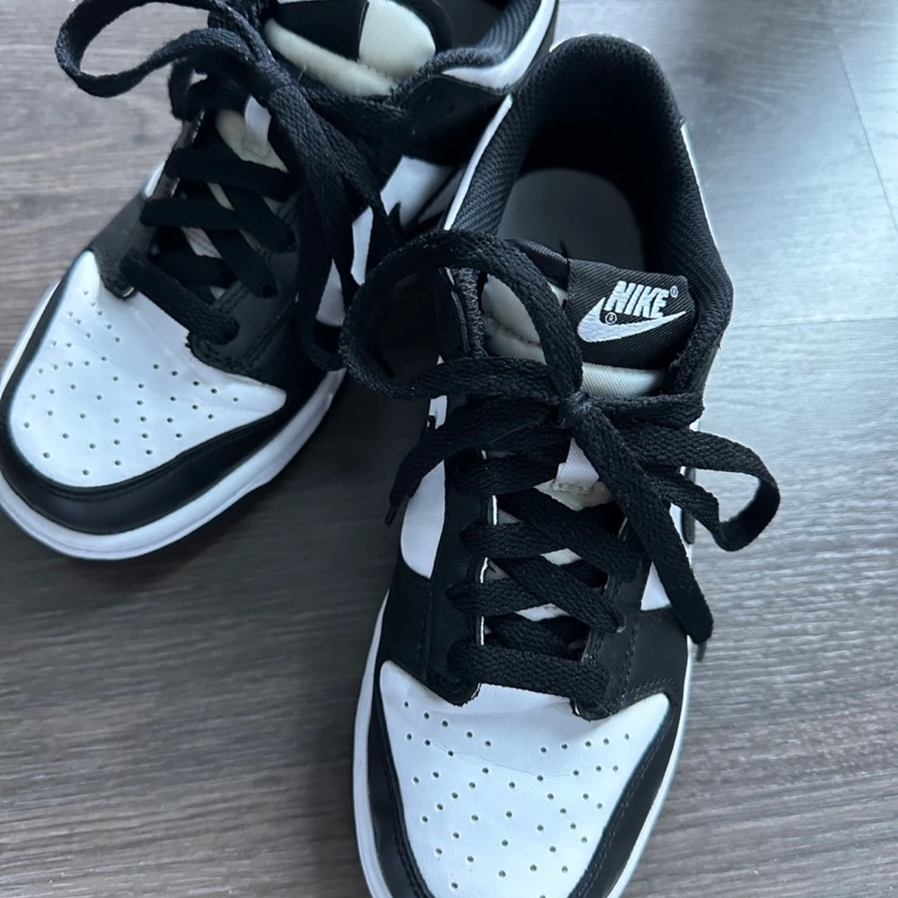 Nike Dunk Low Black and White - Picture 4 of 4